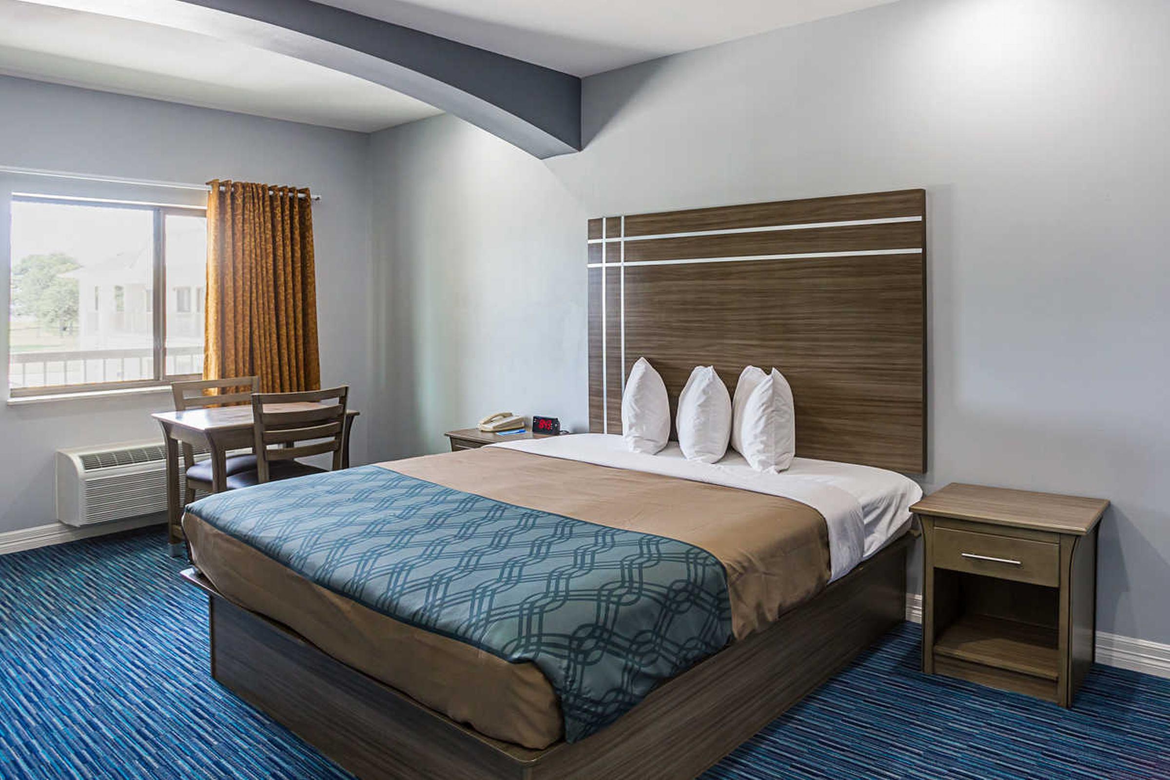 Rodeway Inn & Suites クラークスビル エクステリア 写真