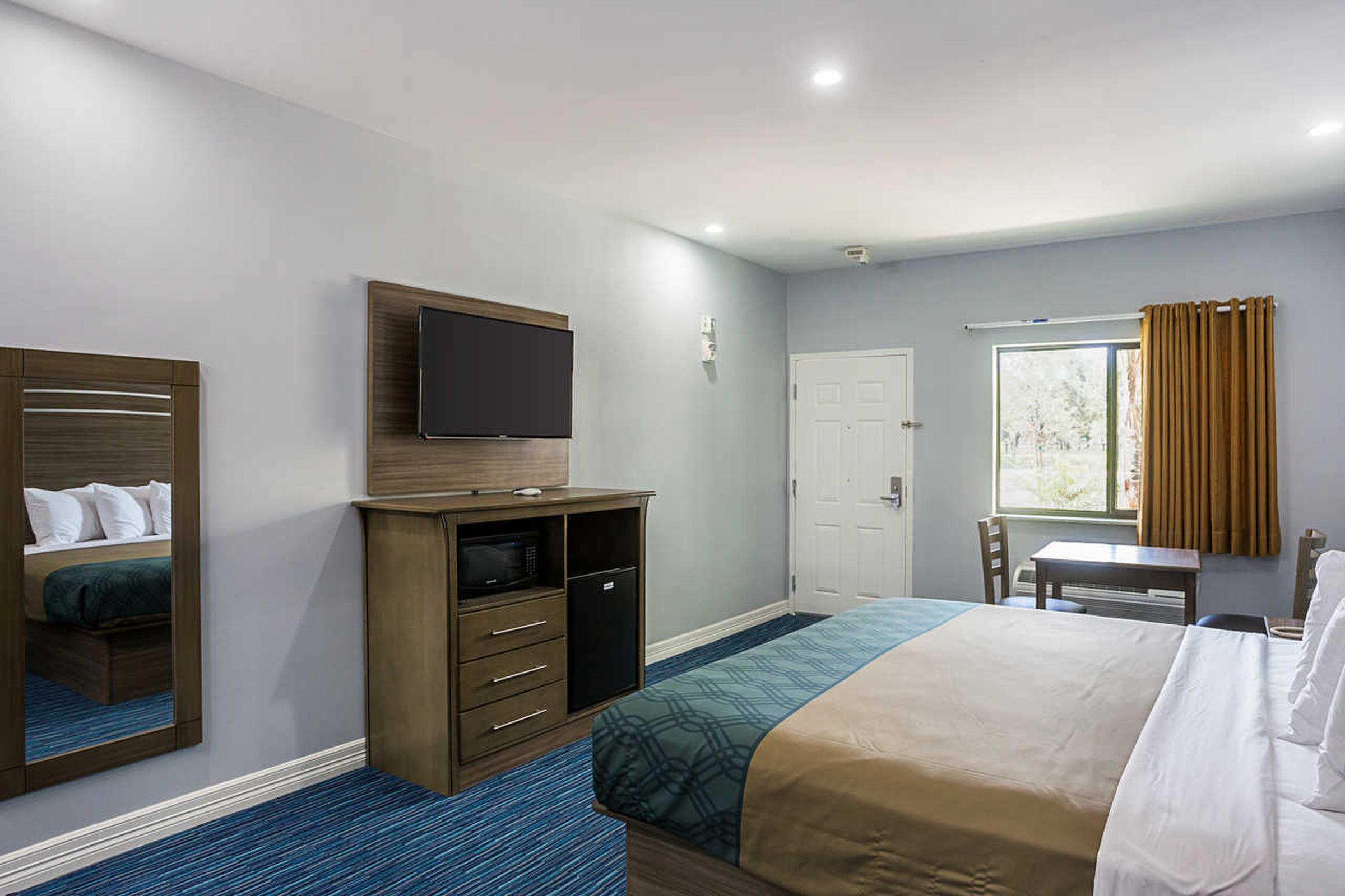 Rodeway Inn & Suites クラークスビル エクステリア 写真