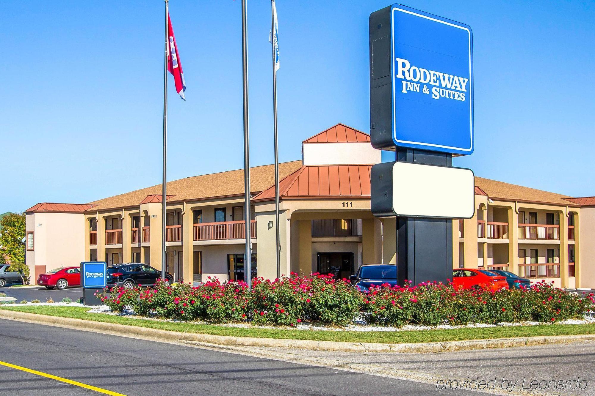 Rodeway Inn & Suites クラークスビル エクステリア 写真