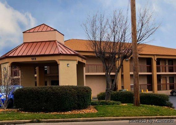 Rodeway Inn & Suites クラークスビル エクステリア 写真