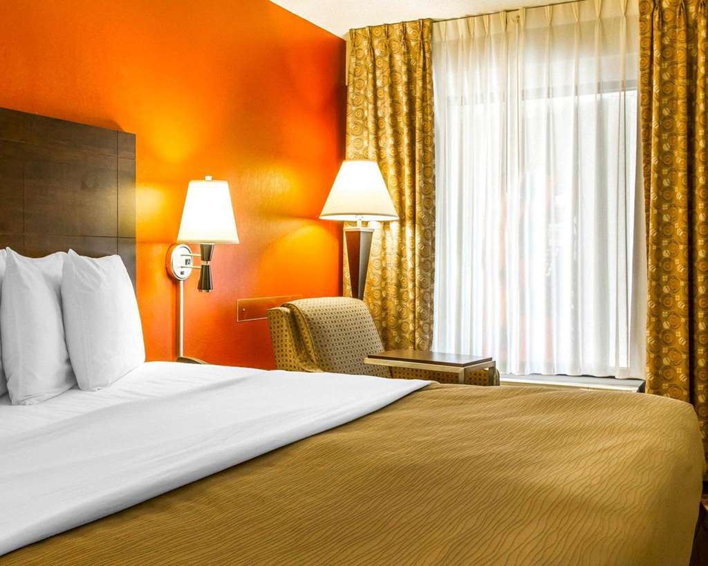 Rodeway Inn & Suites クラークスビル 部屋 写真