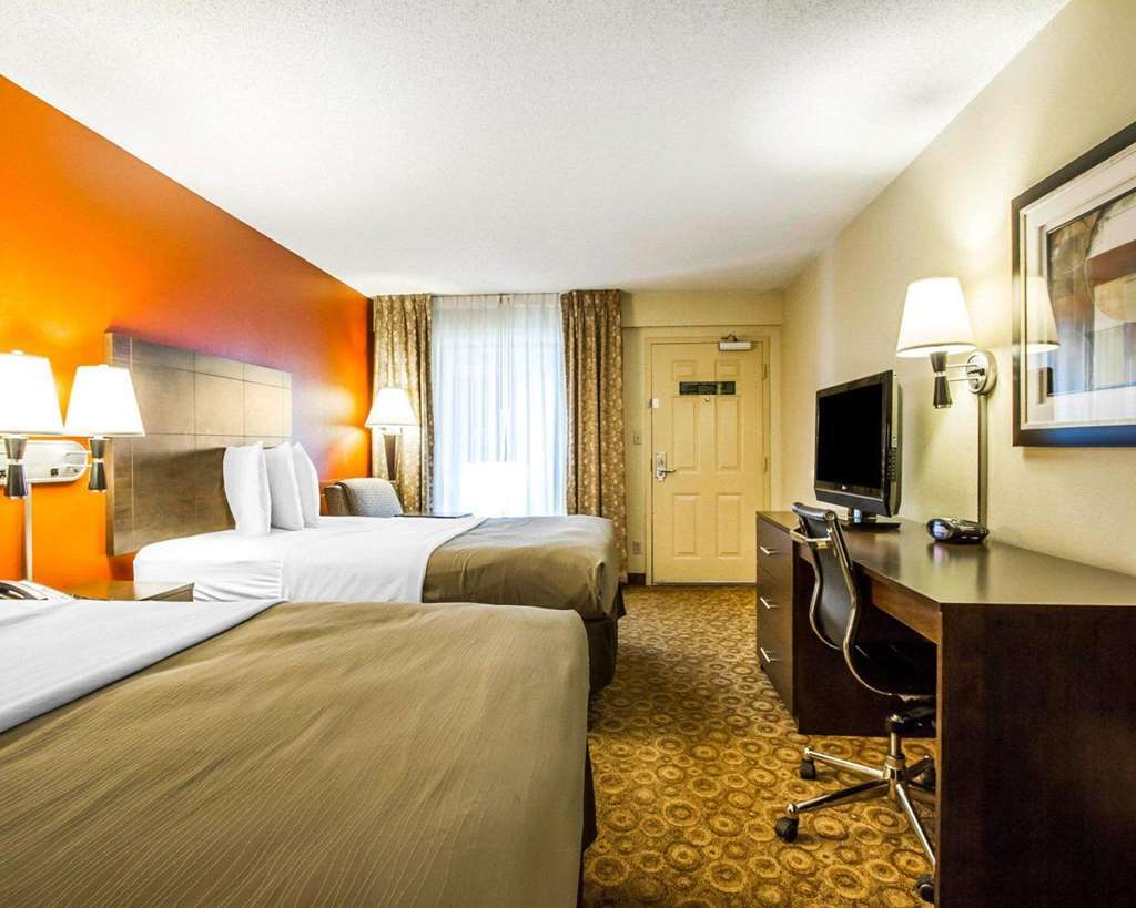 Rodeway Inn & Suites クラークスビル 部屋 写真