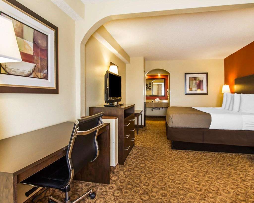 Rodeway Inn & Suites クラークスビル 部屋 写真